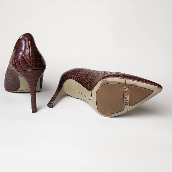 Nine West Crocodile Pumps - Picture 3 of 6